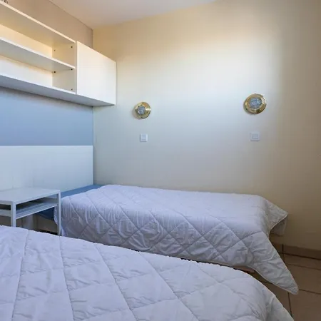 Bleu Marine - Maeva - 3 Pieces 6 Personnes Vue - Confort Mae-2885 * לאקאנו